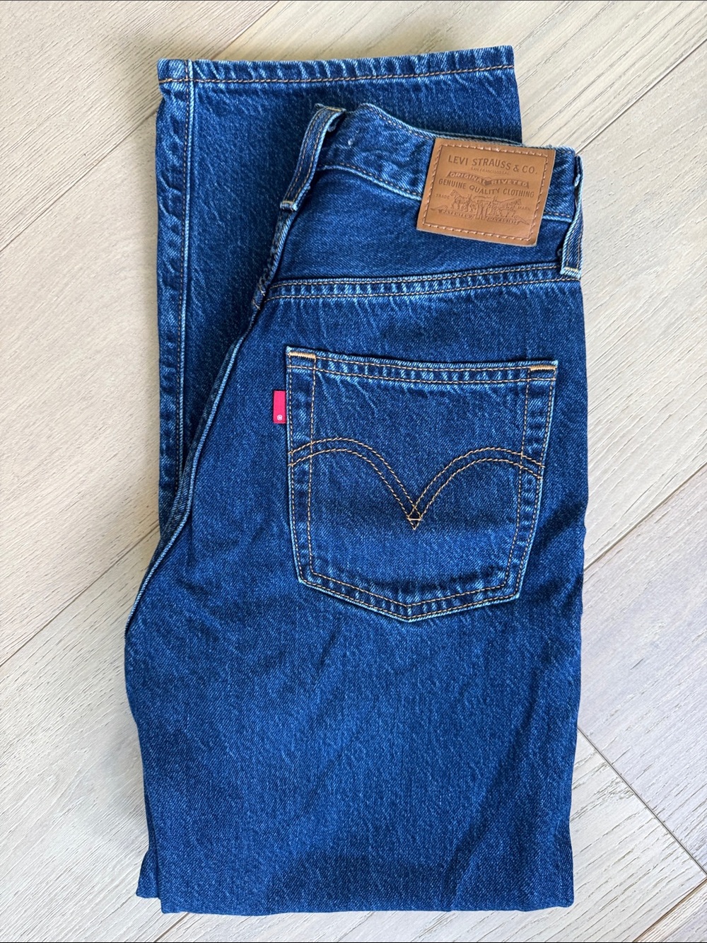 Levi’s rib cage straight